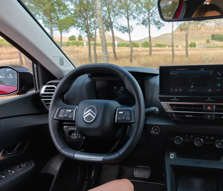 eC4 C4 features 02 750x642